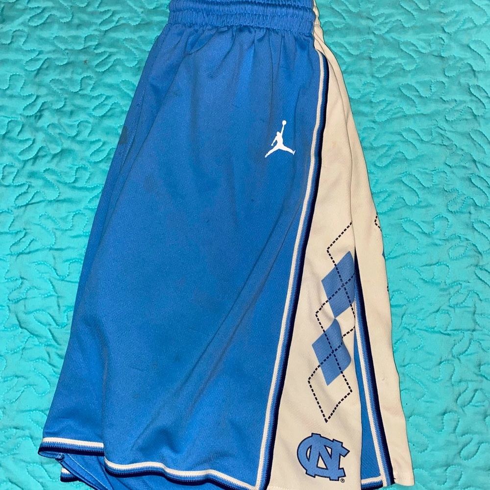 UNC JORDAN BASKETBALL SHORTS